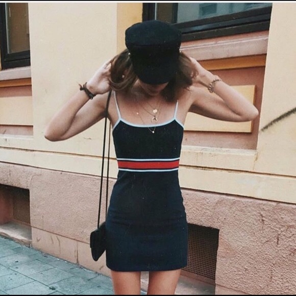 Brandy Melville Lillian Dress - Picture 5 of 5